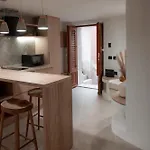 Apartment La Peti Small Luxury House *