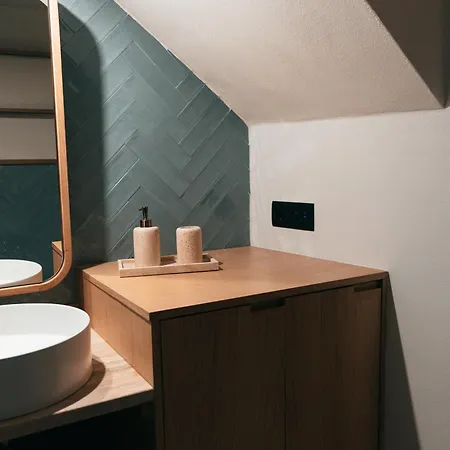 Apartment La Peti Small Luxury House *